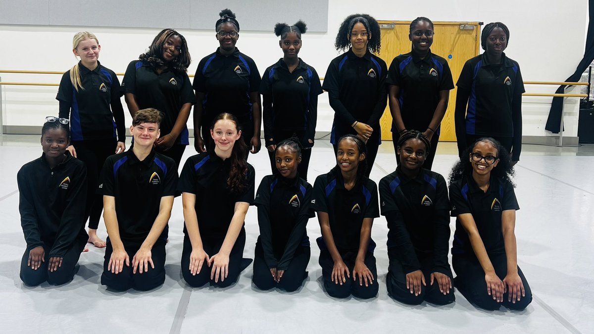 TrinityLAPA's tweet photo. GCSE Dance Insight Day at @PhoenixLeeds with @PDTeducation 🩰✨

Such an inspiring day exploring the GCSE Dance professional work Shadows in greater depth! A brilliant opportunity to develop our understanding of the work and gain valuable insight for our theory paper! 💜 https://t.co/YhsDABeeAb