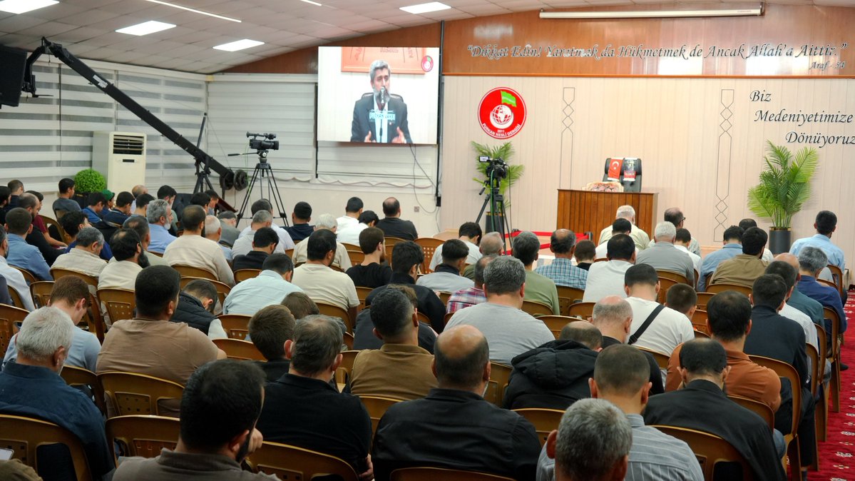 alparslankuytul's tweet photo. Alparslan Kuytul Hocaefendi'nin tefsir dersi geleneği haksız tutukluluğa rağmen halkın yoğun katılımı ile devam ediyor.

#HocamıDinliyorum
#FurkanaSistematikZulüm 
AlparslanHocaya Ozgürlük https://t.co/POCe6rWPVB