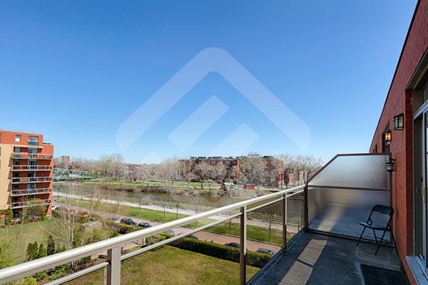 EnVilleInc's tweet photo. Get out to the "Heroes of Greece: The Age of Troy" exhibit while staying in furnished apartments in Montreal dlvr.​it/TVldDW https://t.co/bp6vZTtU7r