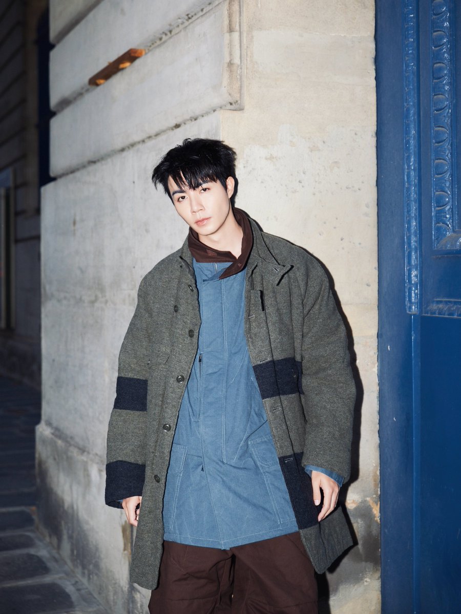 ZeePruk_OFC's tweet photo. [ IG : domunditv ]

BEYOND THE ORDINARY 🧥

Zee Pruk embraces the unconventional spirit of Yohji Yamamoto, bringing an artistic perspective to contemporary fashion. His distinctive styling reflects a sense of individuality, capturing the essence of creative expression at Paris Fashion Week SS 2027.

ZEE PRUK IN PFW 2027
#YohjiYamamotoXZeePruk

#yohjiyamamoto
@zee_pruk #ZeePruk