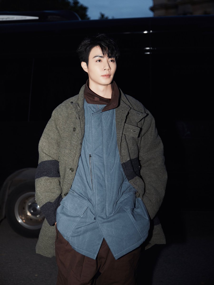 ZeePruk_OFC's tweet photo. [ IG : domunditv ]

BEYOND THE ORDINARY 🧥

Zee Pruk embraces the unconventional spirit of Yohji Yamamoto, bringing an artistic perspective to contemporary fashion. His distinctive styling reflects a sense of individuality, capturing the essence of creative expression at Paris Fashion Week SS 2027.

ZEE PRUK IN PFW 2027
#YohjiYamamotoXZeePruk

#yohjiyamamoto
@zee_pruk #ZeePruk
