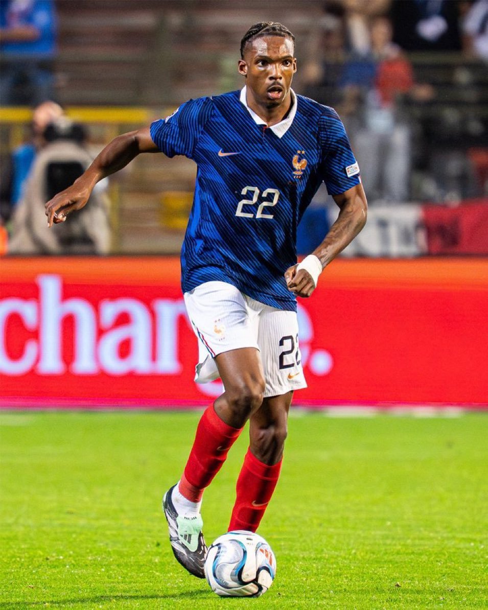 ActuBundesliga_'s tweet photo. William Saliba a du soucis à se faire moi je vous le dis 

J'ai l'impression que Jaquet n'a pas besoin d'être porté par Upamecano et qu'il peut gérer tous ces duels tout seul comme un chef https://t.co/79rsKVQ8Zv