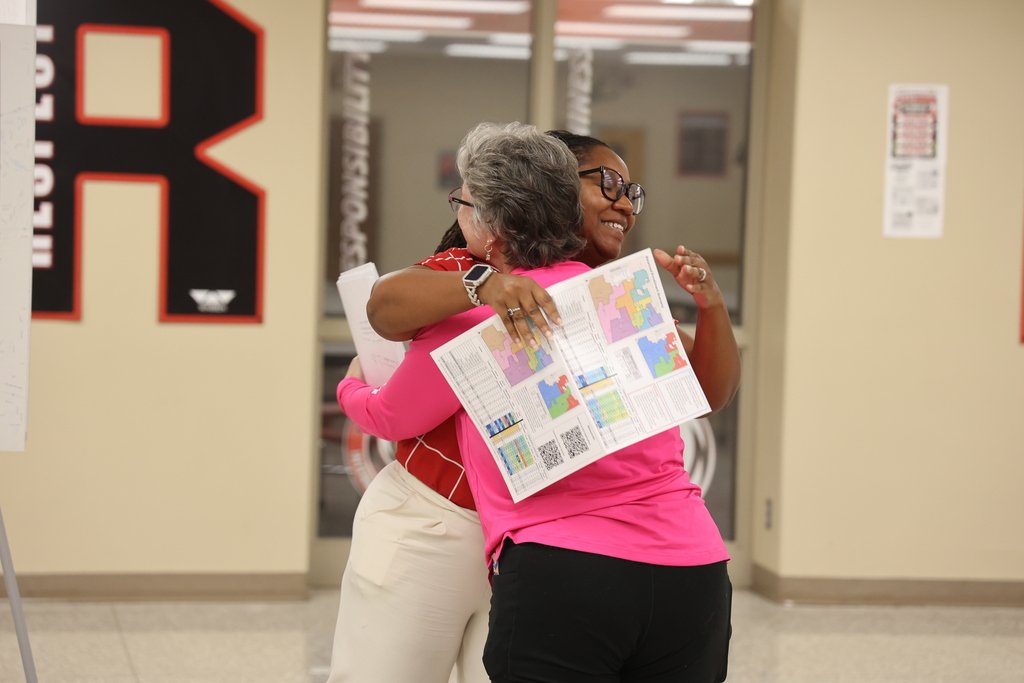 msdwarren's tweet photo. It’s FRIDAY!  It was a short week for our students, with Parent-Teacher Conferences wrapping up today. Wishing our students, staff, and families a safe and relaxing Fall Break! 🍂 #WarrenWill https://t.co/Oh6YF7v7tx