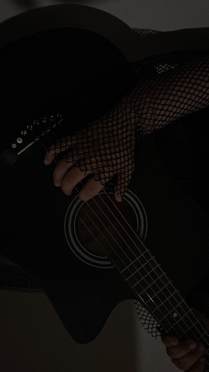 exilrm7's tweet photo. 🎸 https://t.co/8oz77SN9Fy
