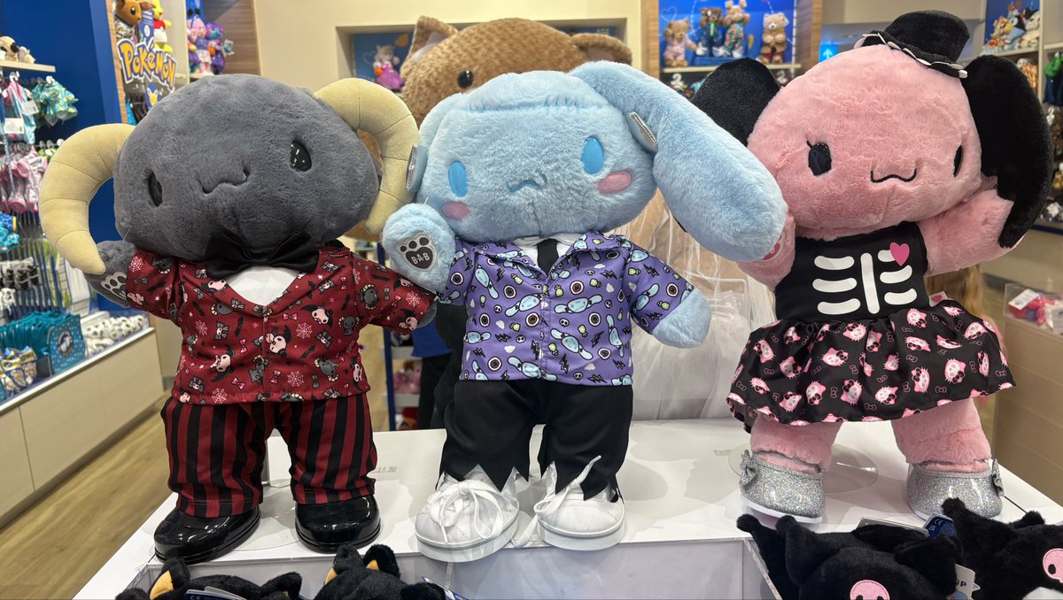 sanriodaily's tweet photo. the gang’s all here 💫 https://t.co/nPpwb8vDJP