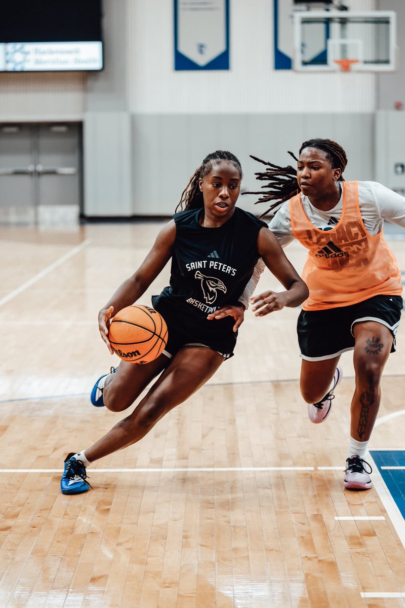 PeacocksWBB's tweet photo. Ebere is ready to bring the energy and juice to the peacocks backcourt. Get to know this dynamic guard before you see her in action🏀⛹️‍♀️ 

#StrutUp🦚 | #WintheDay | #COMPETE https://t.co/A87B29e3IG