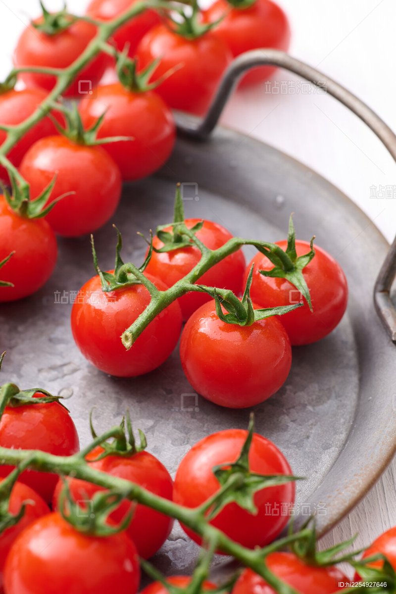 LuciaMauriib's tweet photo. Nuevos tomates cherry orgánicos, dulces, jugosos y sin pesticidas. Ideal para ensaladas o meriendas! https://t.co/VuI9L7zzkT