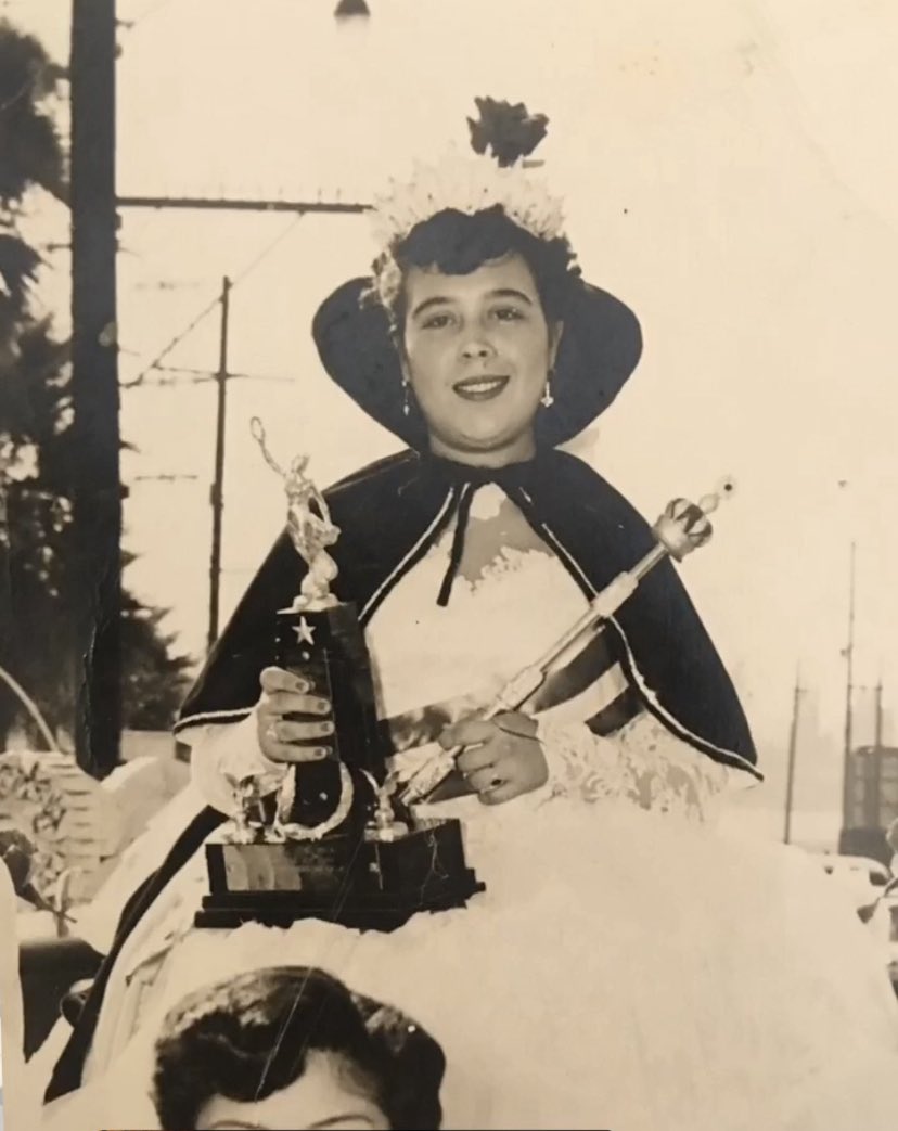 NoMamesDotCom's tweet photo. 8 years ago my favorite person in the whole wide world passed away. My gorgeous grandma 🥺 when she died my heart broke in 1 million different ways. I love and miss her more than anything in this fuckin world ❤️‍🩹 10-02-2018 
#AriesQueen #NoTeDejesMija https://t.co/rbInQXM1zK