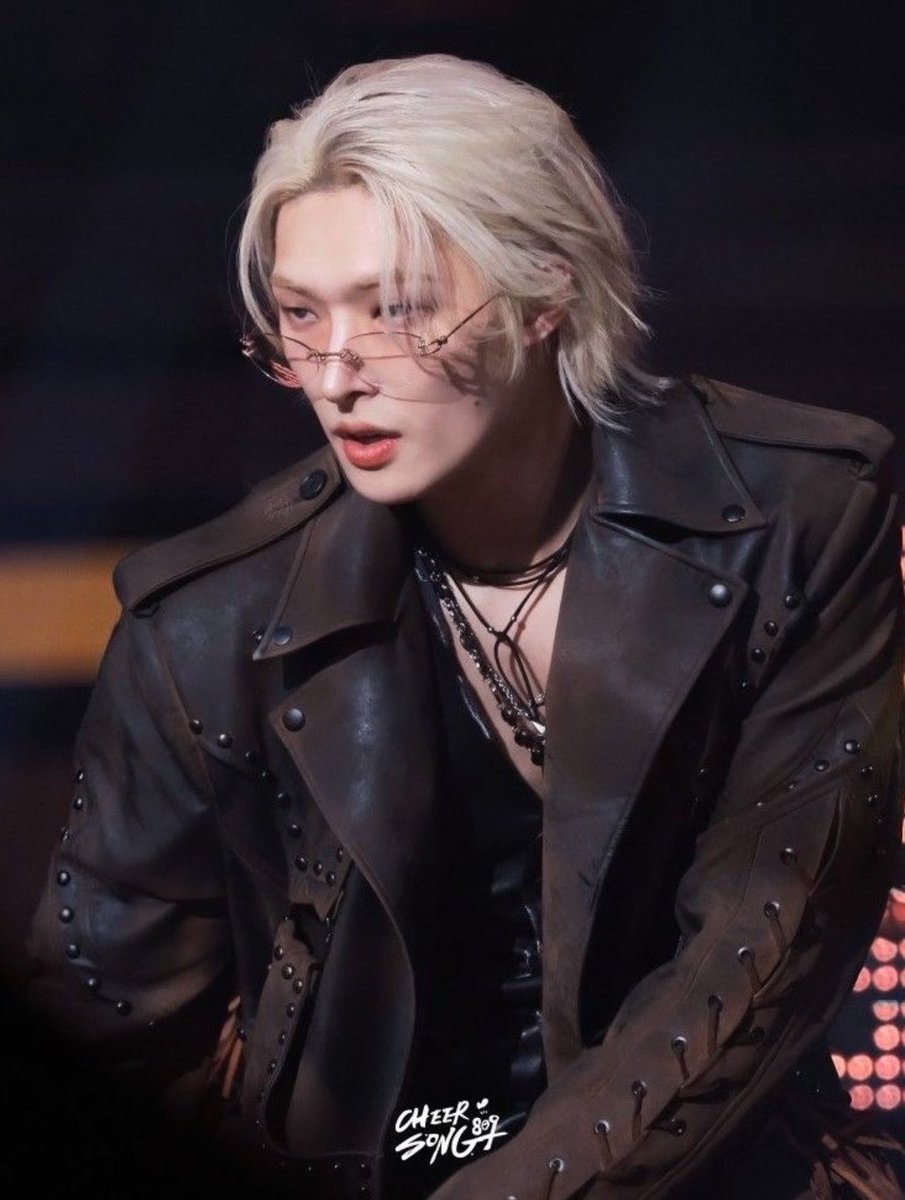 yungisholic's tweet photo. glasses… blonde hair this look is insane https://t.co/7na58FxHOO
