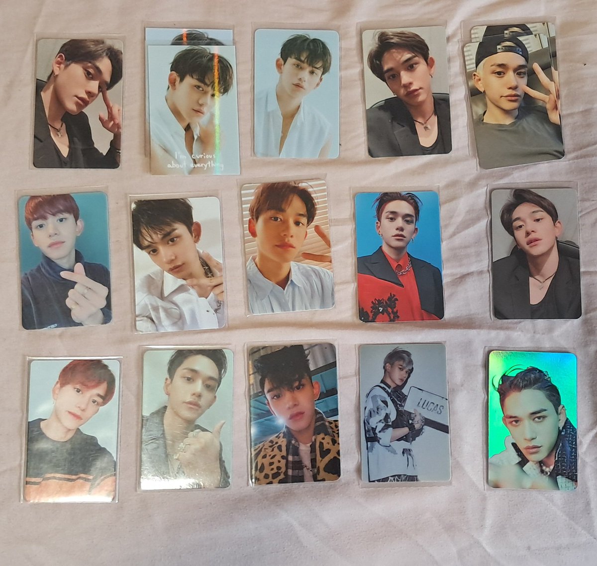 Yukhei4Ever_'s tweet photo. SUPER feedback pra @deslumi que me deixou cuidando de uma ceg do Lucas! ver esse tanto de photocard dele aqui em casa me deixa tão feliz! Chegou tudo certinho e rápido (e cheio de brindes!)

#FEEDBACK https://t.co/y0IDwe5vB0