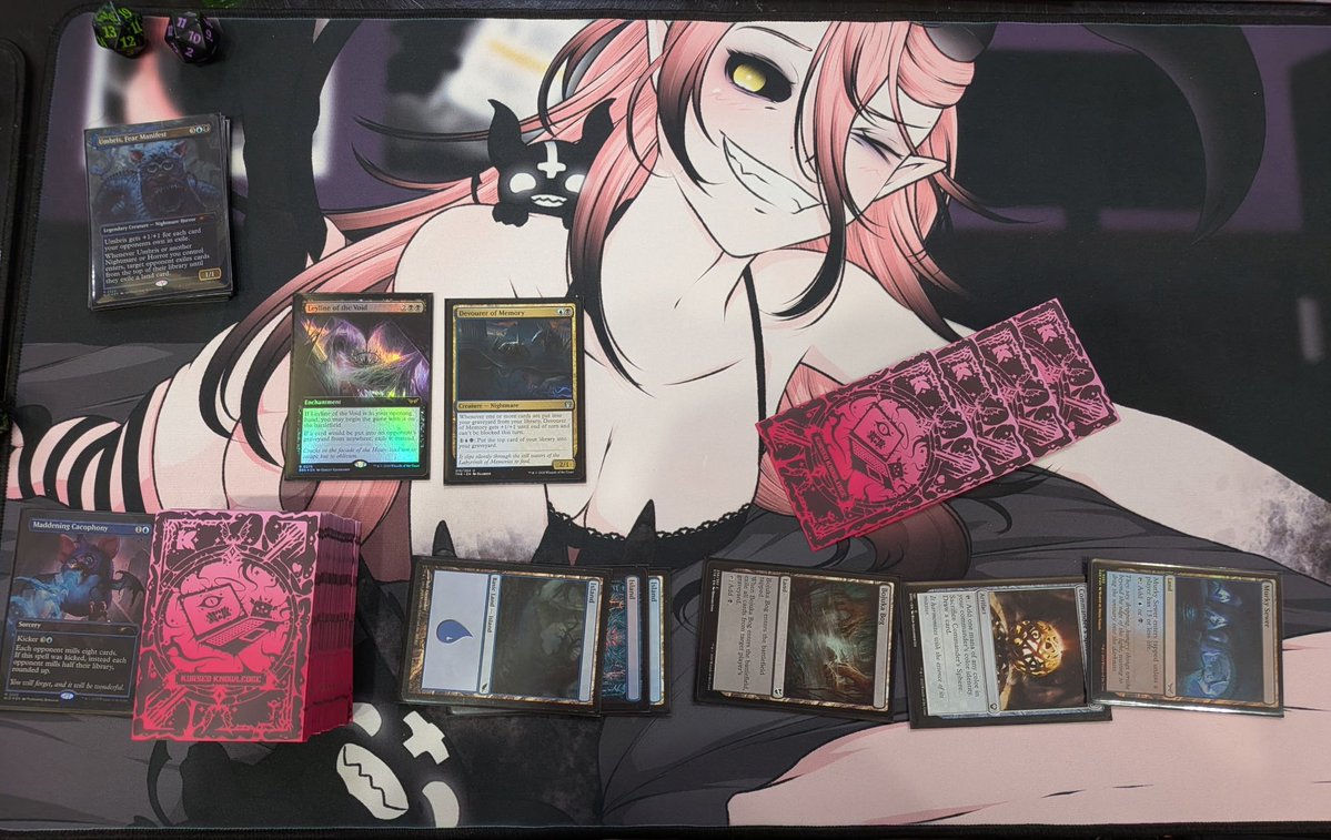BrainlessEel480's tweet photo. #KirschedArt #pikuarts
My girlfriend's two oshi's. Kirsche's Kursed sleeves on Pickle's desk mat. https://t.co/aC690Xiq70