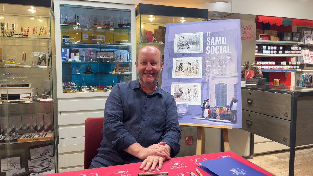 TimeWorldEvent's tweet photo. Premier jour, Paris. La Poste émet trois timbres pour le Samu Social, illustrés par Stéphane Humbert-Basset : Égalité, Dignité, Solidarité. Une intuition de Xavier Emmanuelli, 1993 : aller vers ceux qui ne demandent plus rien. #SamuSocial https://t.co/bw5SO3TpeQ
