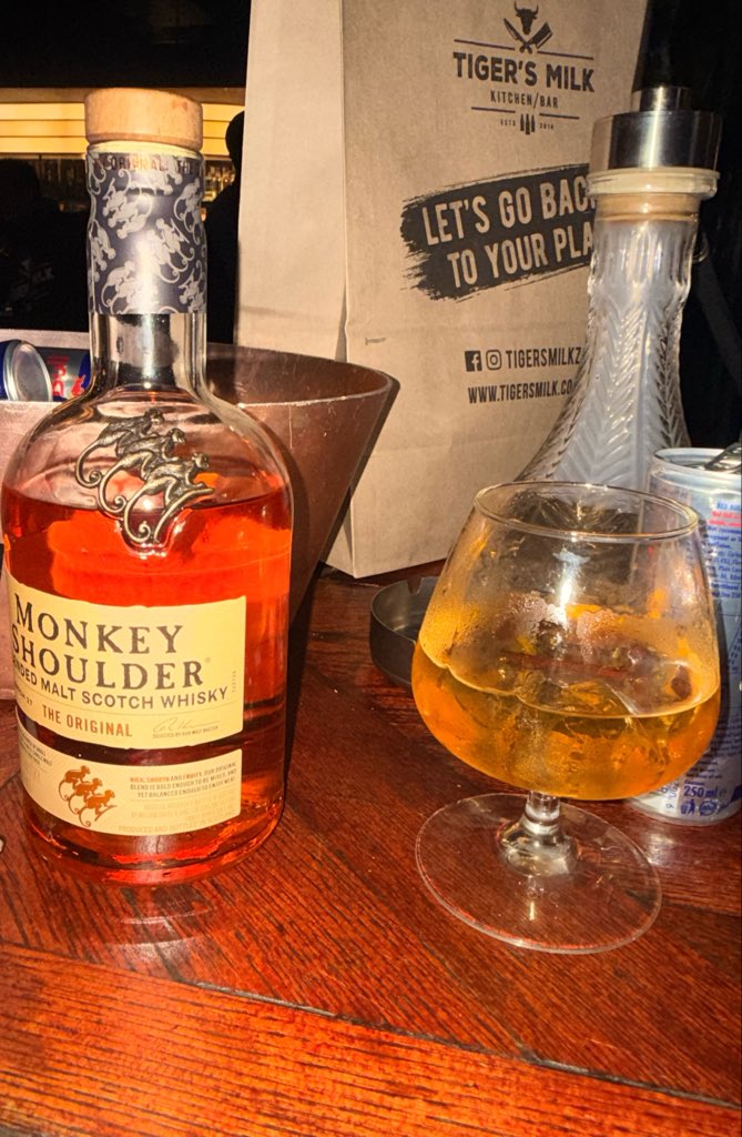 maxwellbamlove's tweet photo. TGIF🥃✌️ https://t.co/74iRTk0hse