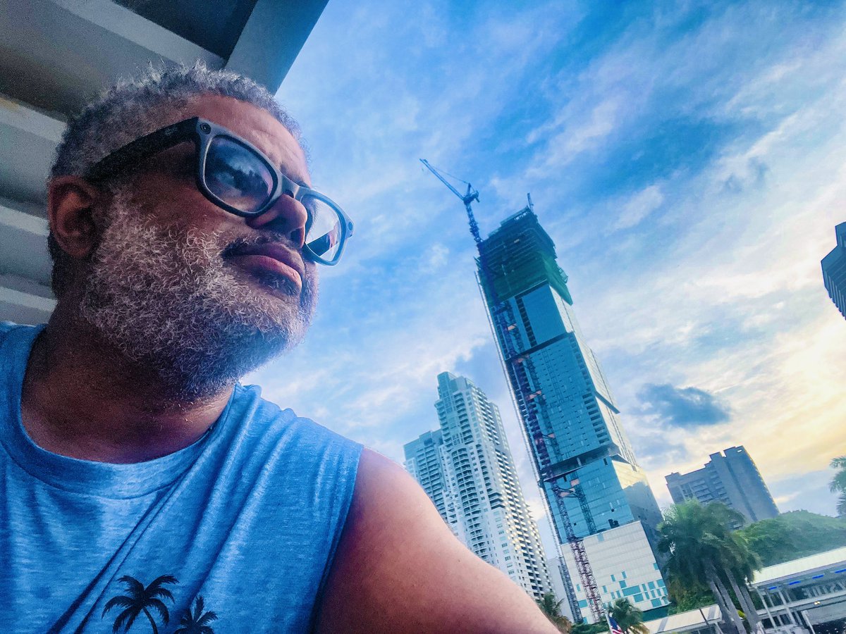 seand6711's tweet photo. #FlashBackFriday….Relaxing and shooting pix on Biscayne Bay (July ‘26) 📸🌴🌤️🌆 #MIA #Photography #Soulofaphoto #Miami https://t.co/WG1um3pyjv