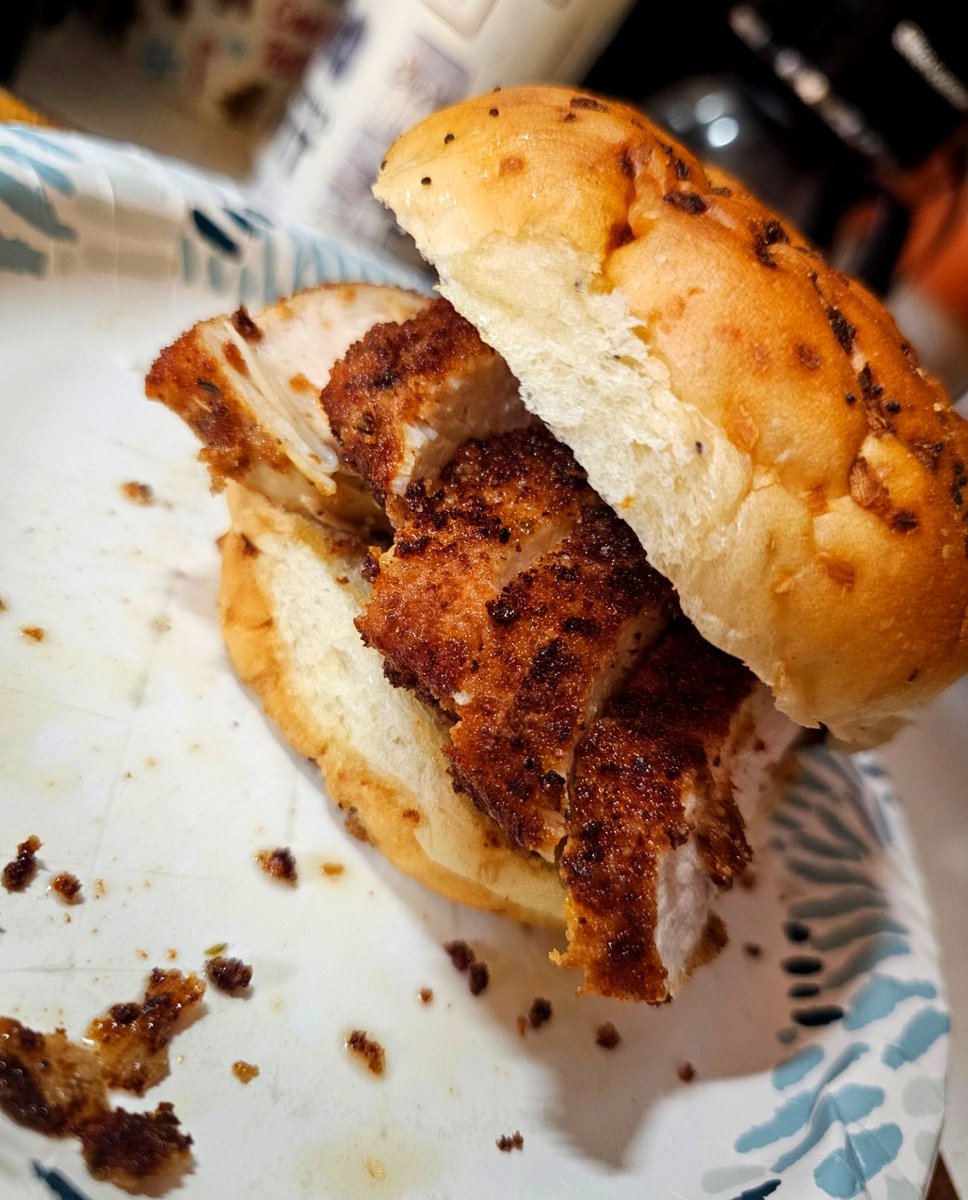 XRPcook's tweet photo. #crispy #chickensandwich https://t.co/2HAUNdrv7x