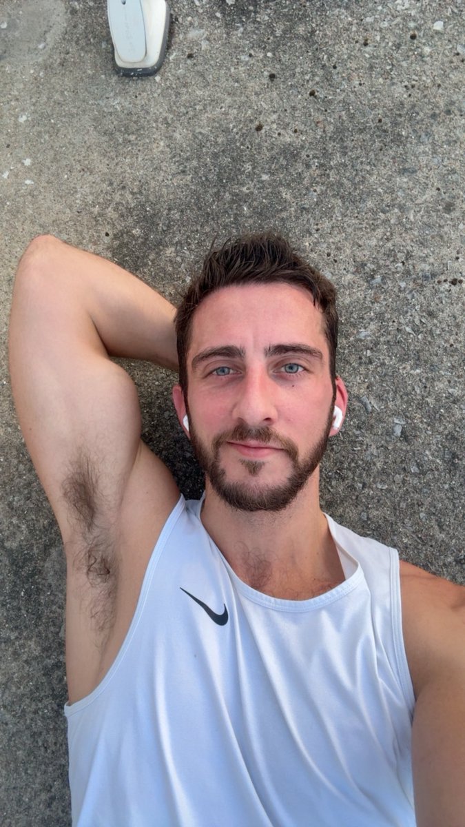VicPerrelli's tweet photo. Un bon footing pour terminer une semaine éprouvante 😵
#FORZA https://t.co/6zo1095nFP