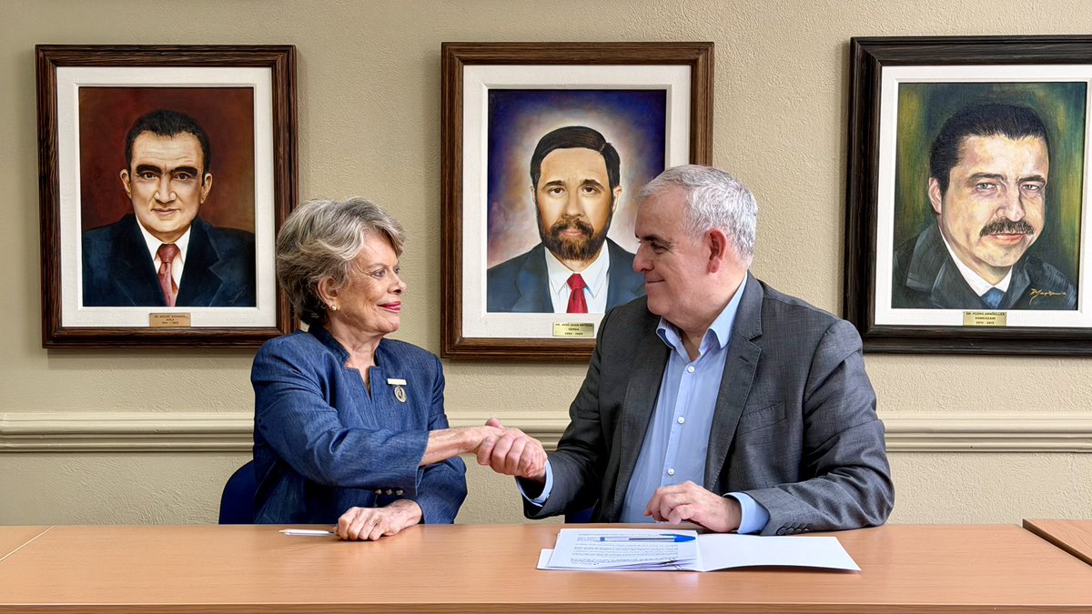 michouymau's tweet photo. Fortalecemos la formación médica para la atención de quemaduras.

Fundación Michou y Mau y @LaSalle_MX firmamos un convenio para impartir cursos de capacitación médica al alumnado de la Facultad Mexicana de Medicina, con el objetivo de fortalecer sus conocimientos. https://t.co/IAUSpDkDXM