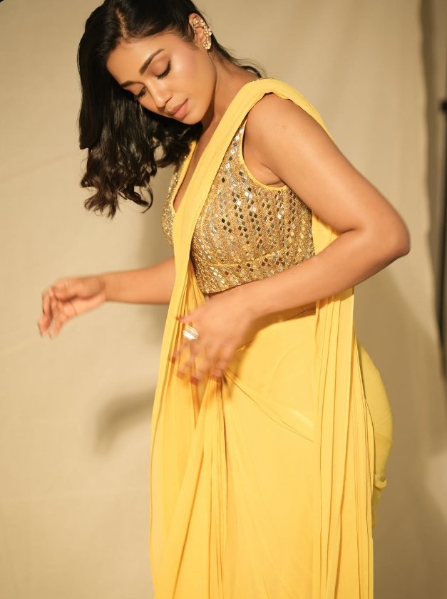 respect__girl's tweet photo. Apo ivala enna solluva 😭 nivetha anni underrated da🤧🥵 https://t.co/aqNispk4EN