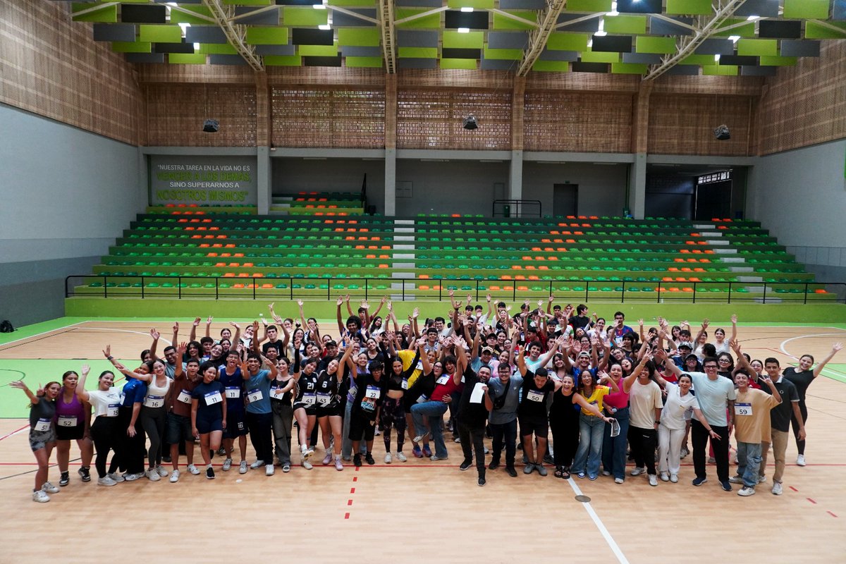 UIS's tweet photo. 💚🔥 ¡El último día del U26 Fest – Unidos por los territorios está en movimiento!

En el Coliseo UIS, la Bailatón Salud en Movimiento reúne a la comunidad en una jornada llena de energía, música y actividad física. 💃🕺

¡Seguimos disfrutando este cierre del U26 Fest! 🙌

#U26Fest #AcademiaUIS