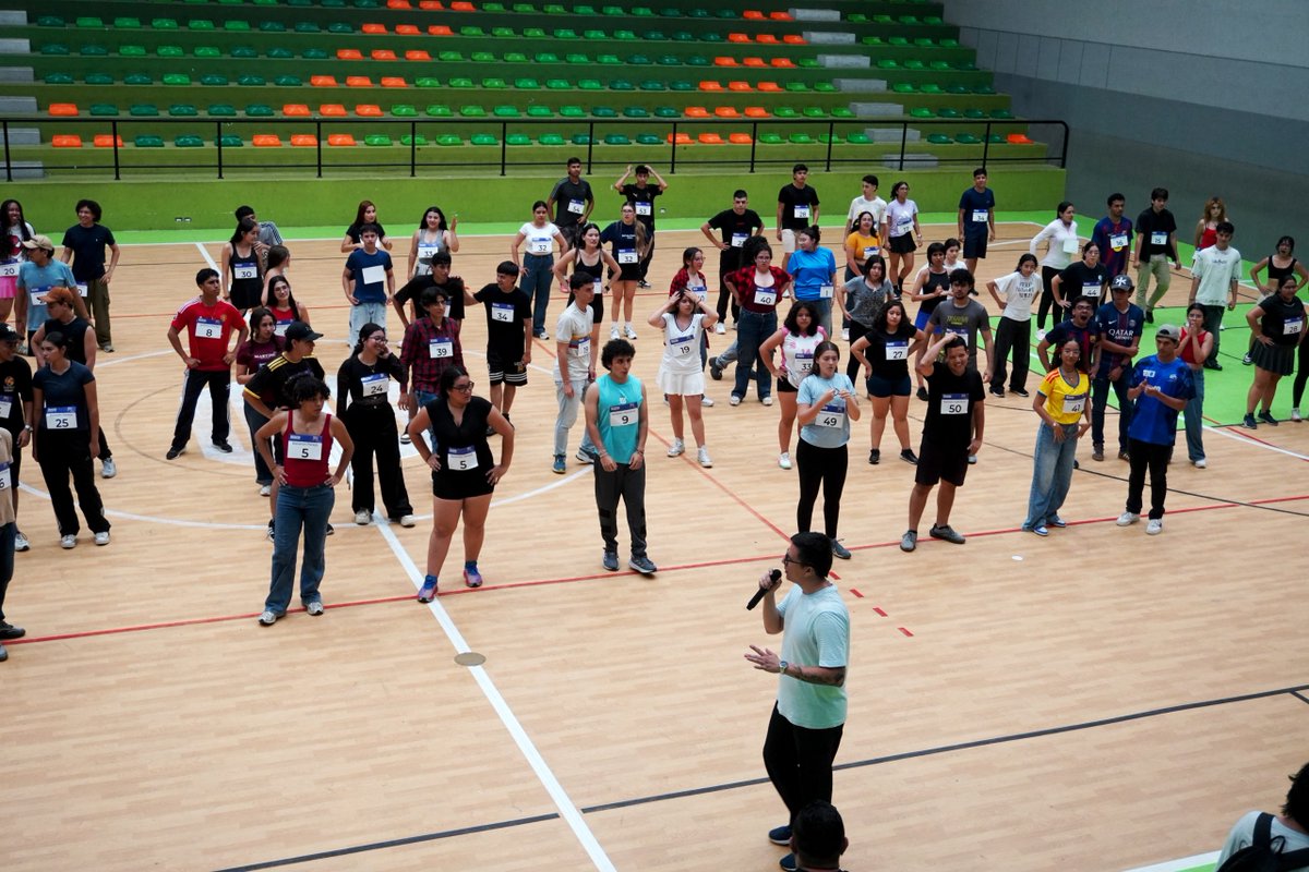 UIS's tweet photo. 💚🔥 ¡El último día del U26 Fest – Unidos por los territorios está en movimiento!

En el Coliseo UIS, la Bailatón Salud en Movimiento reúne a la comunidad en una jornada llena de energía, música y actividad física. 💃🕺

¡Seguimos disfrutando este cierre del U26 Fest! 🙌

#U26Fest #AcademiaUIS