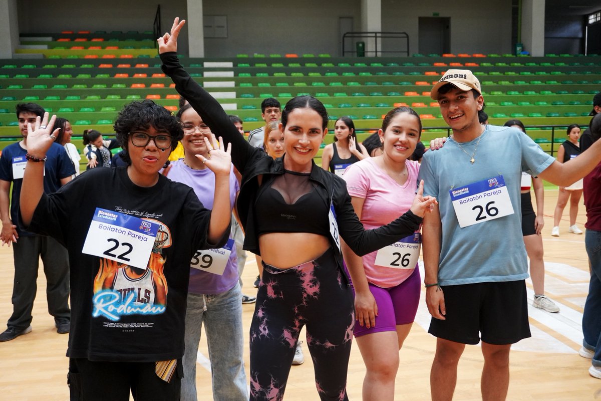 UIS's tweet photo. 💚🔥 ¡El último día del U26 Fest – Unidos por los territorios está en movimiento!

En el Coliseo UIS, la Bailatón Salud en Movimiento reúne a la comunidad en una jornada llena de energía, música y actividad física. 💃🕺

¡Seguimos disfrutando este cierre del U26 Fest! 🙌

#U26Fest #AcademiaUIS