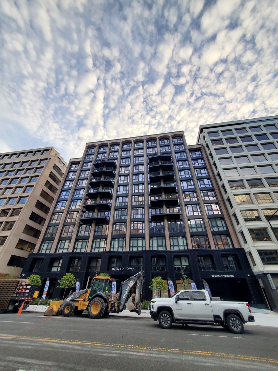 pqliving's tweet photo. Walked by the newly opened Residences at 1125 Midtown (1125 15th St NW) office-to-residential conversion. This used to be DHS headquarters. Now it's 264 rental apartments with beaucoup amenities. More residents can now call @DowntownDCBID home!

https://t.co/TQsgvqXXdd https://t.co/rBYPaXzMLv
