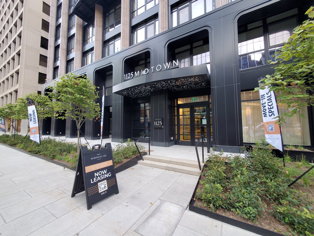 pqliving's tweet photo. Walked by the newly opened Residences at 1125 Midtown (1125 15th St NW) office-to-residential conversion. This used to be DHS headquarters. Now it's 264 rental apartments with beaucoup amenities. More residents can now call @DowntownDCBID home!

https://t.co/TQsgvqXXdd https://t.co/rBYPaXzMLv