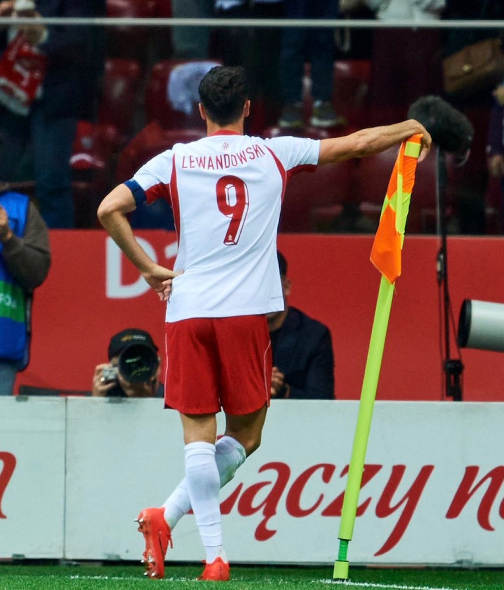 JeffFcb14's tweet photo. Te amo mucho Lewandowski https://t.co/SPp4hbrqii