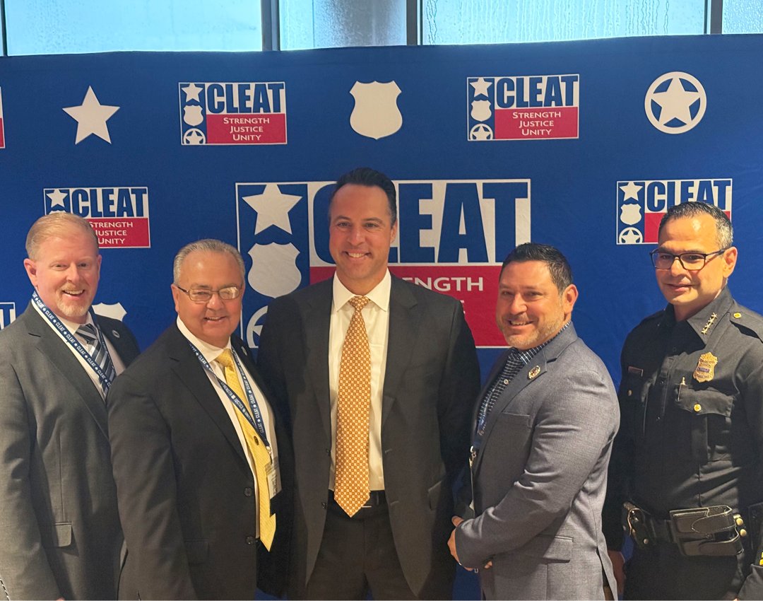 teixeiramark25's tweet photo. I was honored to speak at the @CLEAT convention today in San Antonio. These men and women are on the front lines of a law-and-order society. For too long, the Left has not had their backs. I will. We’re going to invest in law enforcement, NOT defund the police.

They put their lives on the line every single day, showing all of us what true service to our country and our state looks like. My family and I are indebted to them.
