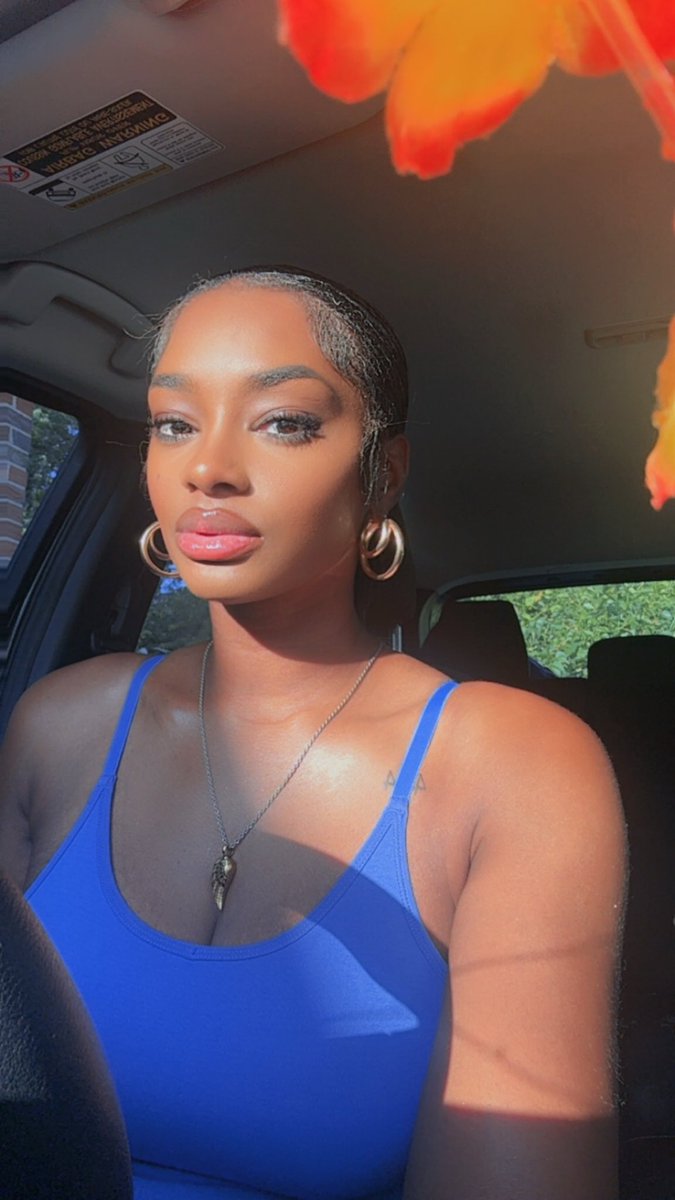 Crownedblackgrl's tweet photo. I know ya missed me 🥰 https://t.co/xsVatXkMjX