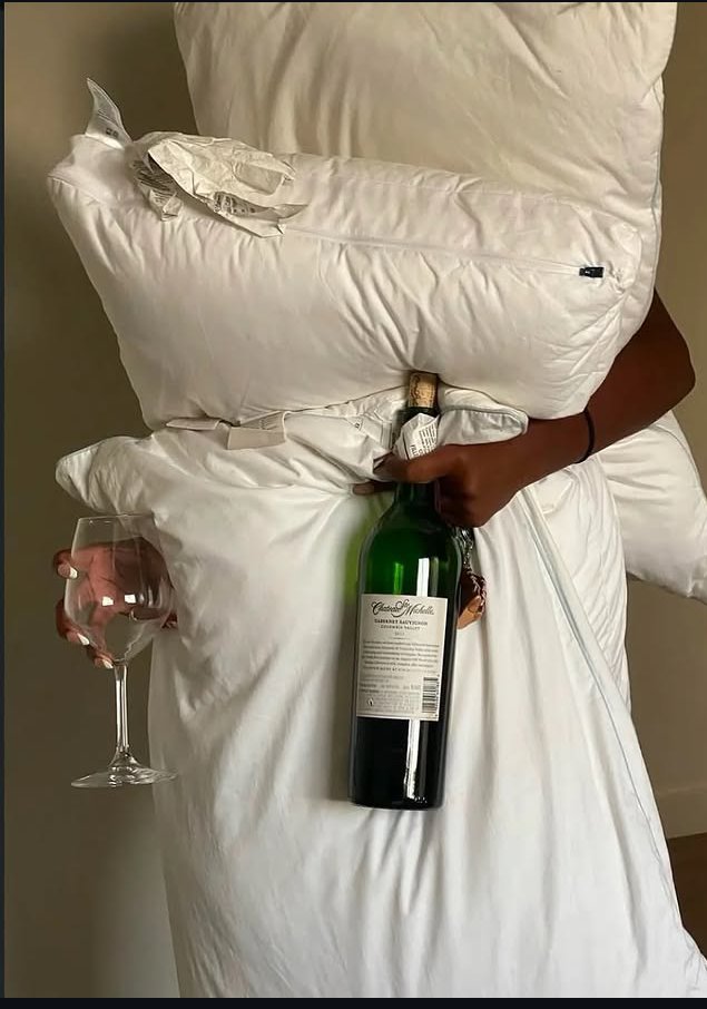 missprettybear's tweet photo. When it's time to bring the party to the bed https://t.co/0RmdMkBjYc