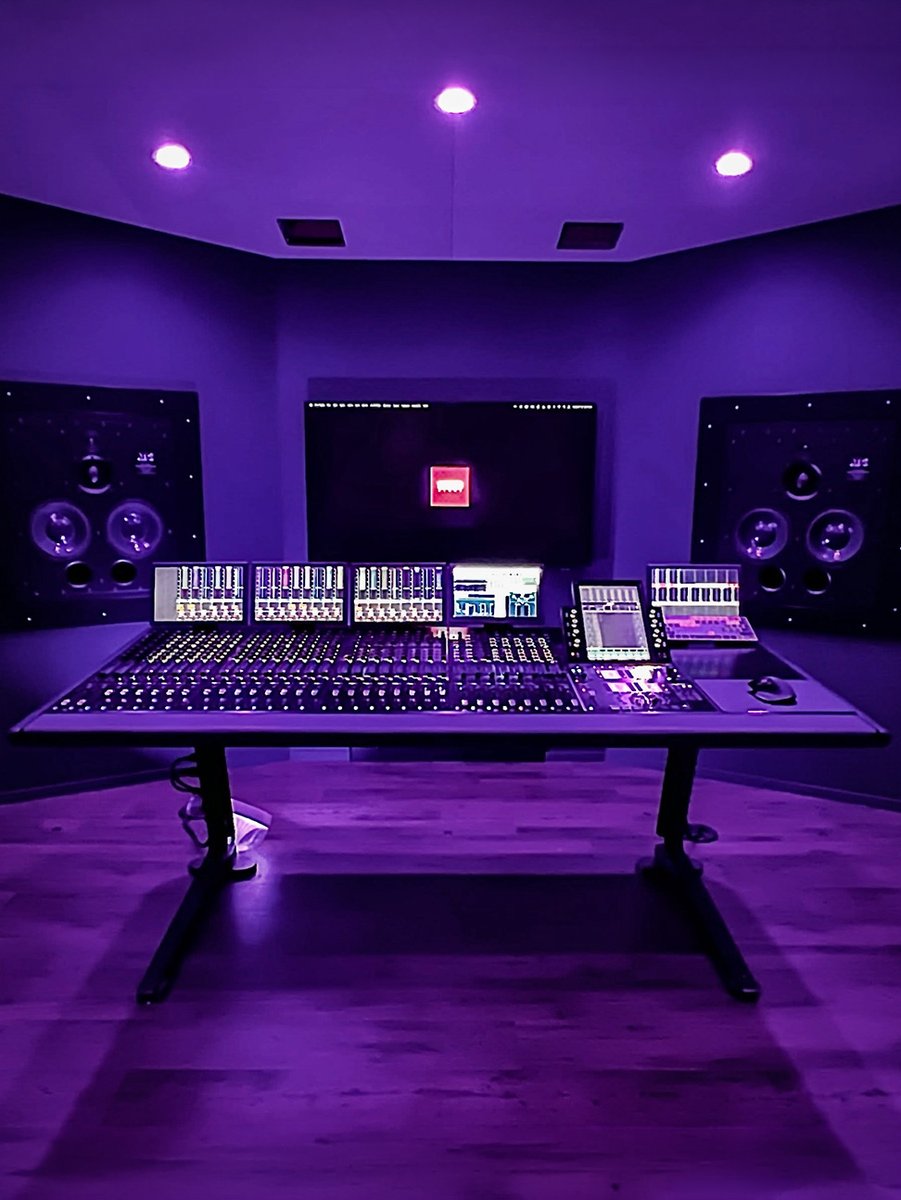 AvidProTools's tweet photo. 💜We love purple!
📷 Craig Bauer
▶️ https://t.co/bpM69hKLGh
 
#avids6 #eucon #musicproduction #daw #avidprotools #protools #avid #avidcreator https://t.co/IV6aLW3M50