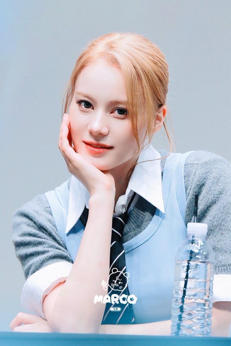 RIO_MAROO_'s tweet photo. 261002 아웅 이뻐랑😘
#NiziU #NINA #니쥬 #니나 #ニナ https://t.co/i1TMJVuT5W