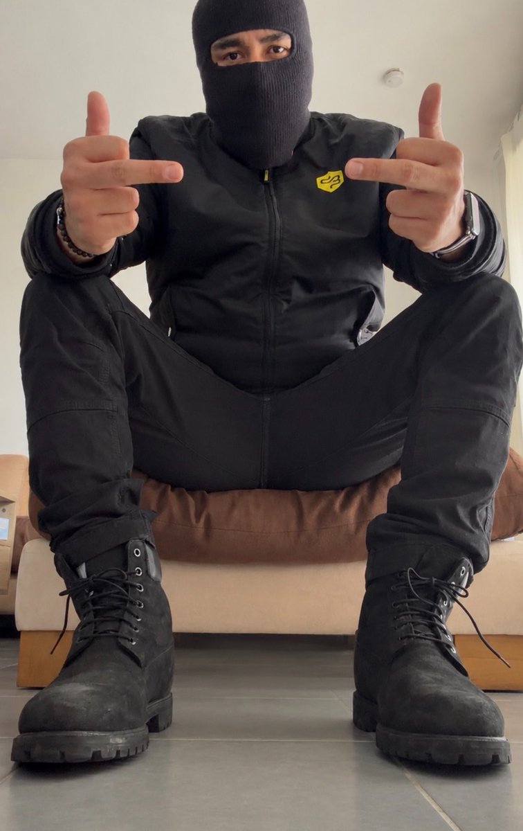 Maitre_Koda's tweet photo. DISPONIBLE CE SOIR POUR TE DÉTRUIRE, TE BOUSILLER. RAMPES DANS MES DM. 🏴‍☠️🥷🏽☠️

#soumis #maitre #moneyslave #domination #cashmaster #slave #feet #findom #master #alpha #poppers #kiffeur #pieds #fetichiste https://t.co/3mxWfPz1Qt