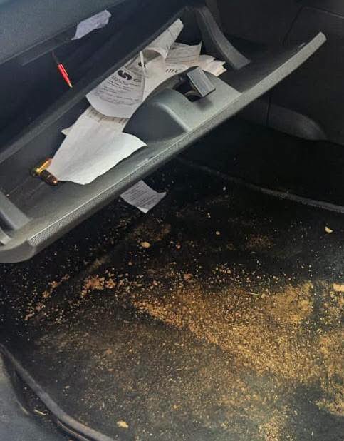 ZANewsFlash's tweet photo. NEWS: A 39 year-old Zimbabwean national has been arrested in Masakaneng village in Limpopo after he was found with stolen cooper, illegal gun and ammunition - KZN Tonight Podcast https://t.co/xAjodREWDx