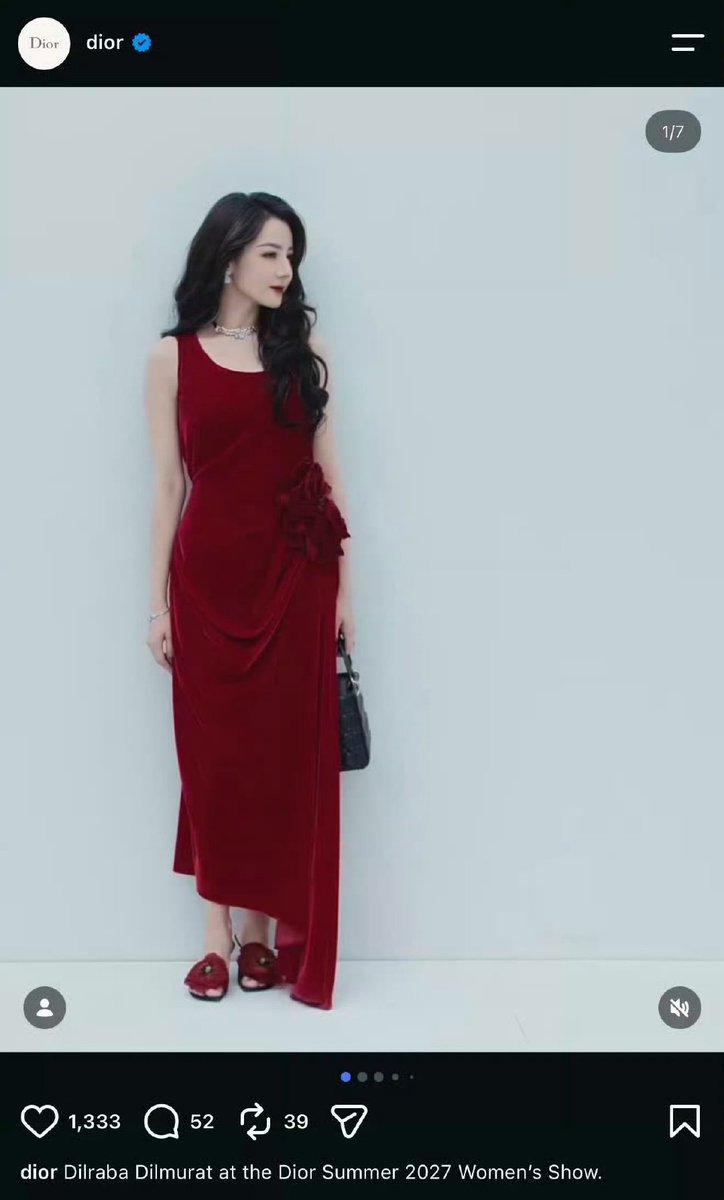 bidencoolzobiya's tweet photo. Dior posted a thread on its international website to announce the names of its brand ambassadors for this season's show! 🔥
#DilrabaDilmurat was featured on the cover and was the first to claim the title! Her treatment is truly remarkable!
#Dior Global Brand Ambassador #Dilraba https://t.co/TY8WCM2i1l