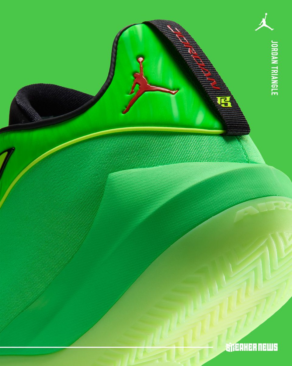 SneakerNews's tweet photo. Paolo Banchero brings his "Monstero Banchero" colorway to a Jordan Triangle PE 👽️ 

Dropping Holiday 2026 ($140)

Full official images: https://t.co/4z9ycg0djR https://t.co/mAe6kQTACh