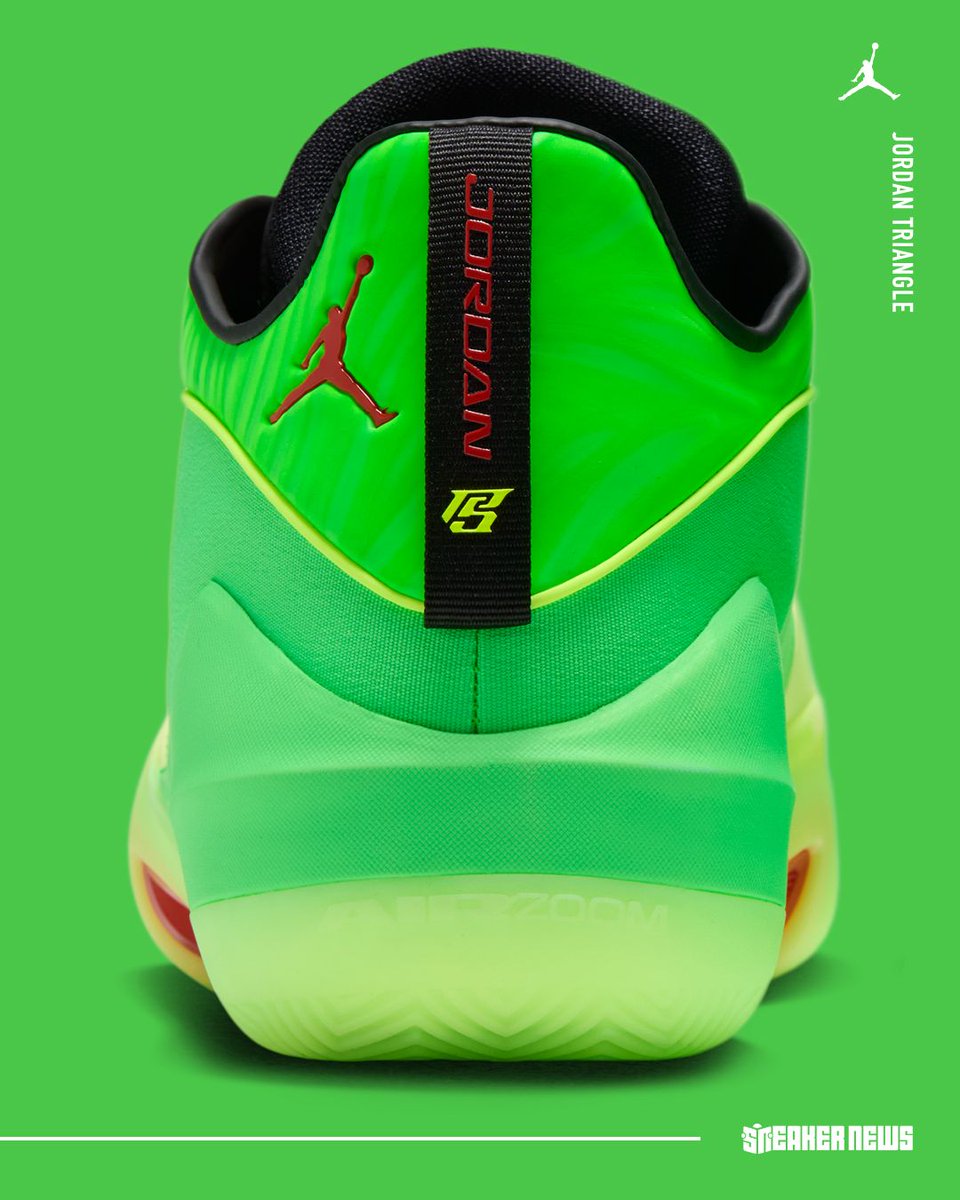 SneakerNews's tweet photo. Paolo Banchero brings his "Monstero Banchero" colorway to a Jordan Triangle PE 👽️ 

Dropping Holiday 2026 ($140)

Full official images: https://t.co/4z9ycg0djR https://t.co/mAe6kQTACh
