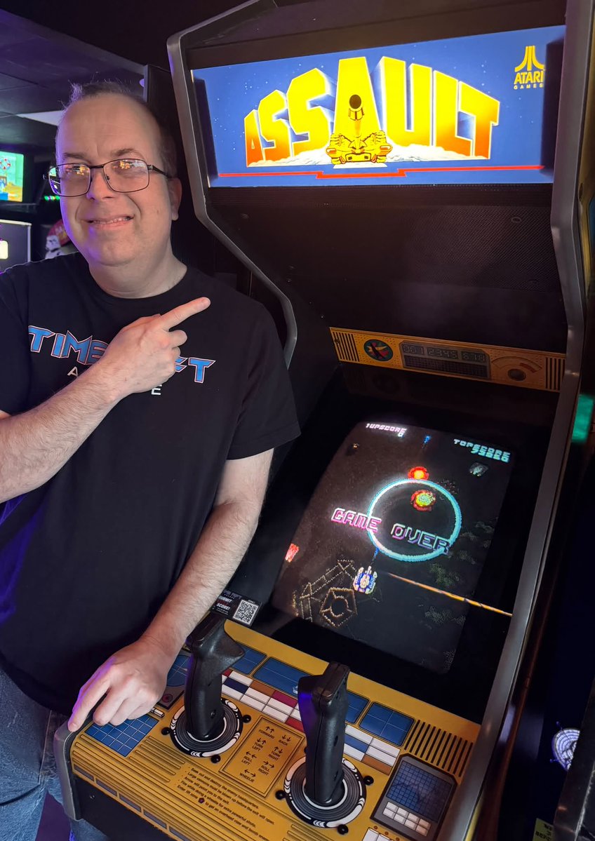 TimeRiftArcade's tweet photo. Today’s spotlight: Assault.
If you’ve never played Assault, this is one of those arcade games that really needs to be experienced on the original controls.
#Arcade #Assault #Namco #ArcadeGames #ClassicArcade #the8bitguy #RetroGaming #1980s #ArcadeHistory https://t.co/RYJ2xQ7Smz