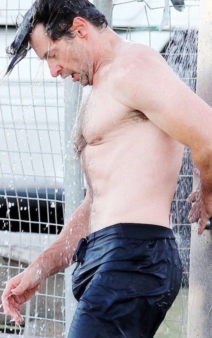 moopiezel's tweet photo. I thank the lord every day for beach showers https://t.co/5xttT5y2DT