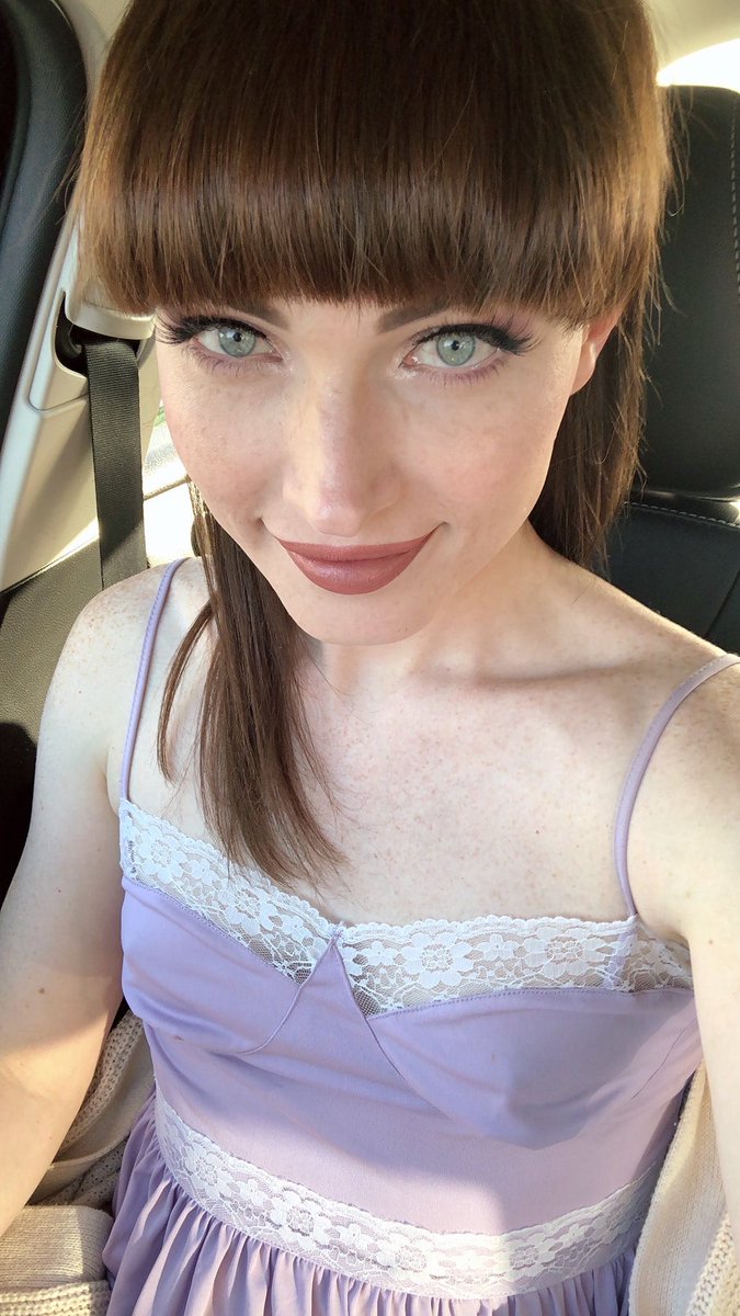 Natalie_Mars19's tweet photo. I tell you I’m trans 10 minutes before our first date, you still showing up? https://t.co/lE9dPeOuVr