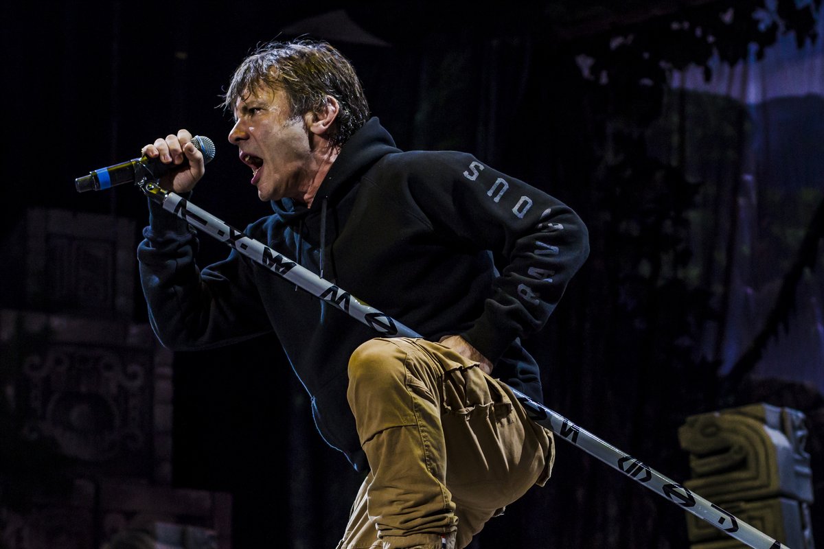 SAMphotograph's tweet photo. #IronMaden2026 #ElSalvador Diez años atrás, la banda @IronMaiden hizo leyenda en su primera presentación en San Salvador, donde reunieron a fans de centroamérica en el Estadio Nacional. Mi documentación fotográfica fue publicada en @RevistaFactum en marzo de 2016. @EShistoria32 https://t.co/hAfmUPNzGS