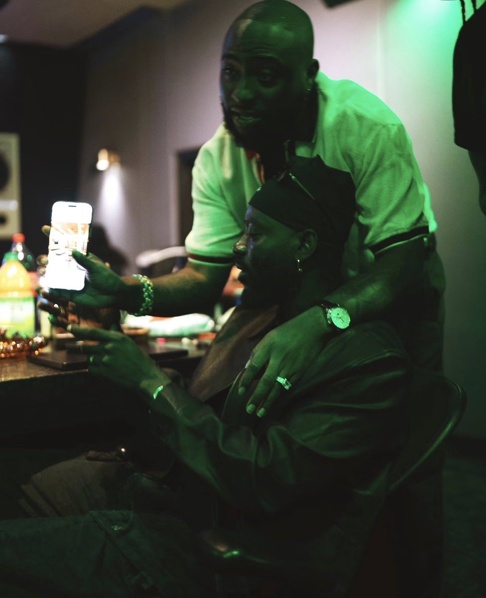 Himcpec's tweet photo. What’s Adekunlegold and our Daddy Cooking 🧑‍🍳 🔥🔥 https://t.co/fQDwo7YtNj