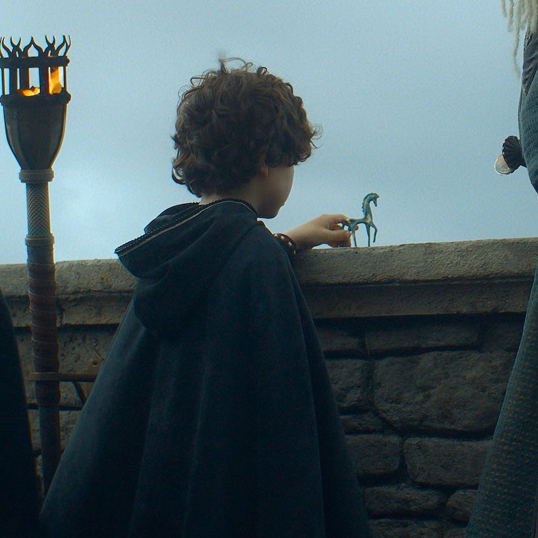 archangel_luke's tweet photo. Happy anniversary to lucerys pretending to play with his toy horse as he watches his father mourn in the sea, then saying he doesn't want the driftwood throne as it means his father and grandsire dying, only to lose laenor the next day 🥲 https://t.co/ezYlLXvdhy