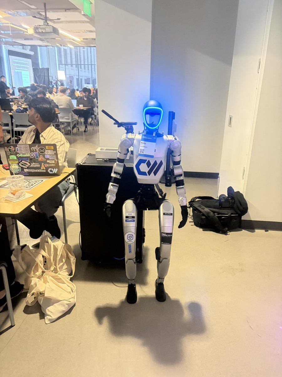 lj_ships's tweet photo. Day 1 of #VASTBuildersChallenge in SF. We're Grabbit Mining Co. π°βοΈ
mining 2,352 indexed video clips for the near-misses robotics teams need: forklift turning into a worker, person 2m from a moving vehicle.
AI flags, a human confirms. Building on @VAST_Data + @nvidia Cosmos, @CoreWeave, @weights_biases, @cursor_ai with @JolinJiao