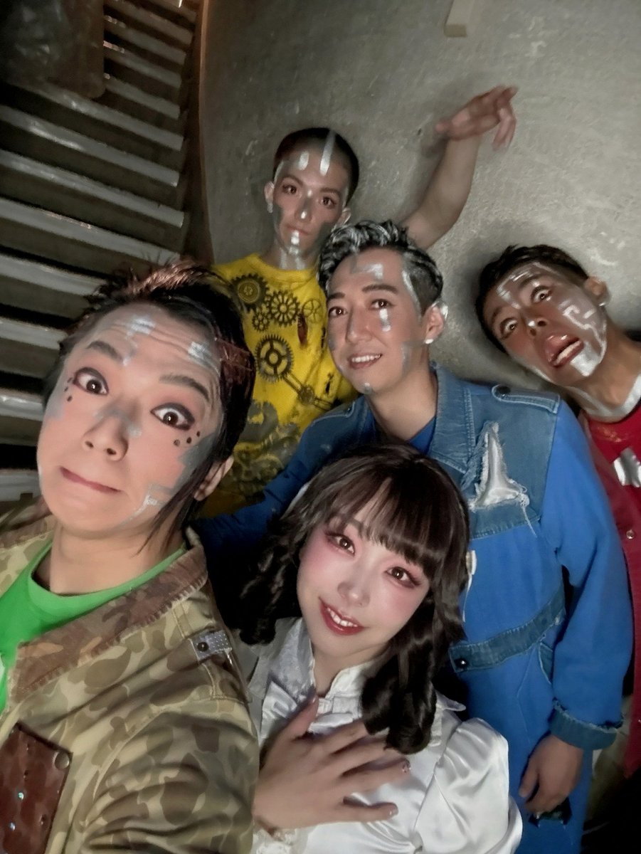 HazelBosch96208's tweet photo. 子供って体温高いし、特にゴテンクスみたいな子って……絶対めちゃくちゃ熱いよね、おまけに子犬の匂いしそう……。 https://t.co/bv6OIZzgb4