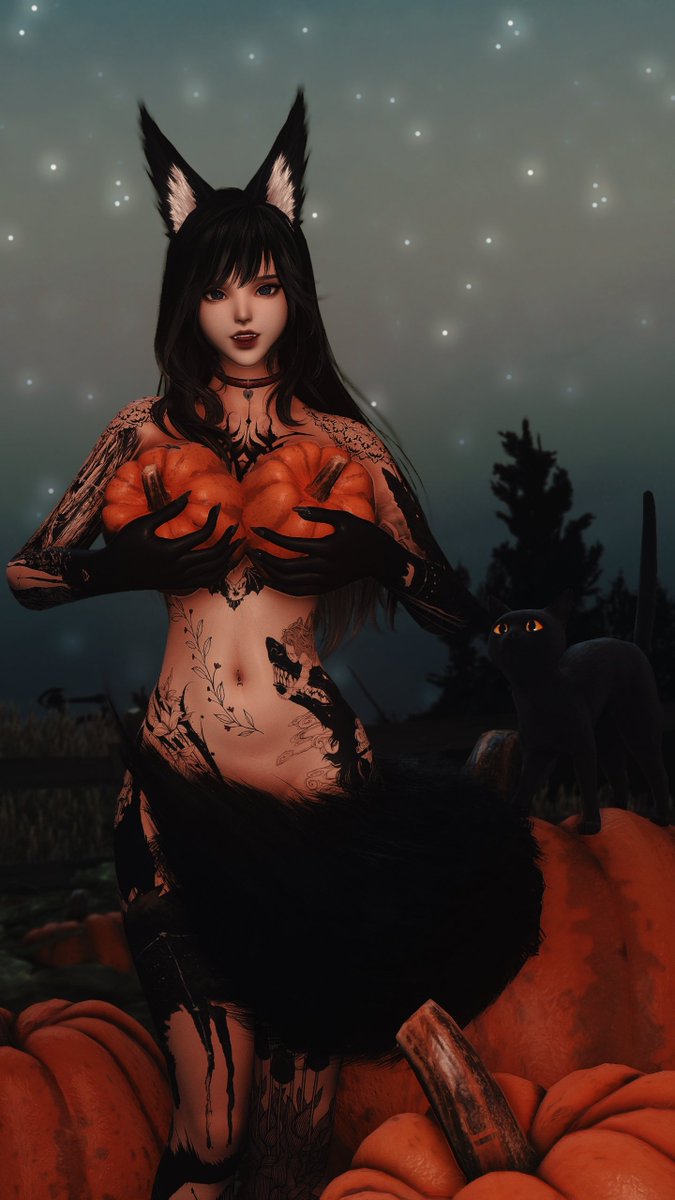 Metillia_FFXIV's tweet photo. Just picking the juiciest pumpkins of the season 🎃 https://t.co/W8hNX9pPjp
