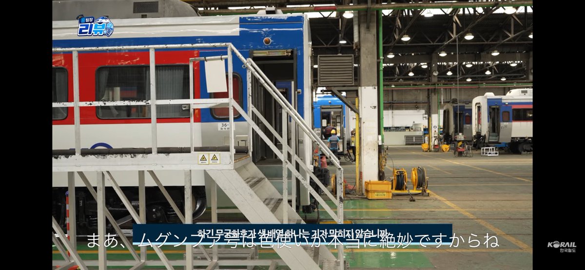 kasukasu_NGS's tweet photo. 正しく訳されてるかは分からんけどナレーションが面白すぎる　自分で「謎の銀色」って言うなよ https://t.co/mSSzhyPj1E