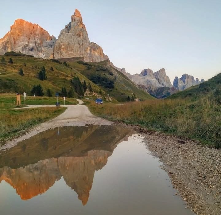 MohoEarth's tweet photo. Passo Rolle. 🇮🇹 https://t.co/OhuK4BBoiG