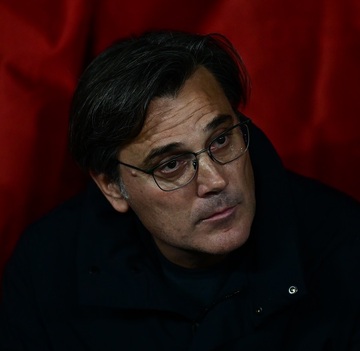 futbolarena's tweet photo. Belçika'da tribünler: "Montella istifa." https://t.co/JO81ZMwKmG